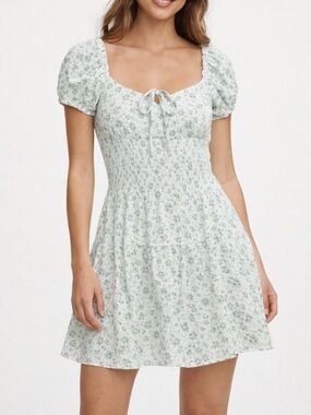 NWT Hollister Smocked Dress Size XL Tall Floral